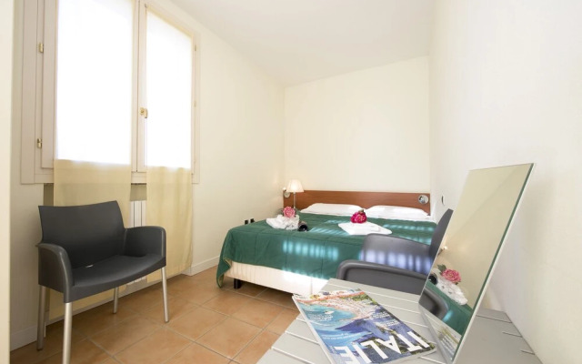 Porto Letizia Begonia 5