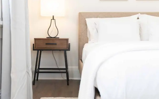 800 Furnished Apartments