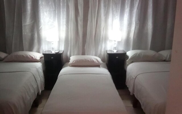 Hostal Manzzanares