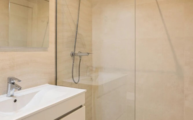JOIVY Modern flat near Estrela Garden