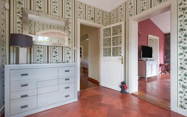 Rural House Los Orovales with Terrace and Parking