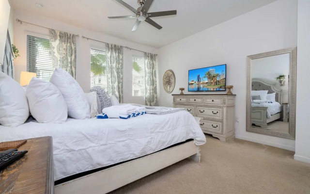 Spacious 6-bedroom Retreat Near Disney Parks
