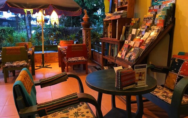 Green days Cafe & Inn