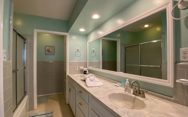 Coastal Breezes 4 Bedroom Home