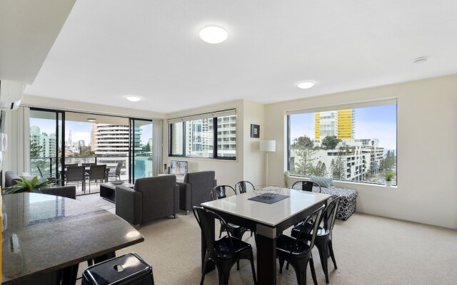 Broadbeach on the Park - We Accommodate