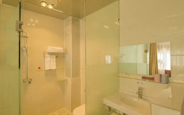 LV QI Hotel