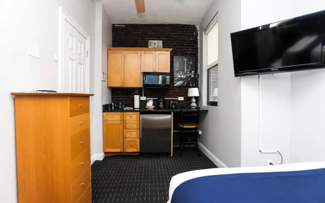 Maverick Suites at 400 Columbus Ave