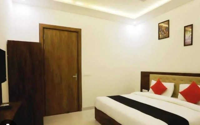 OYO 40061 King Palace