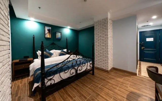 Sunshine Hotel 1st Road (Altay Emerald Bay)