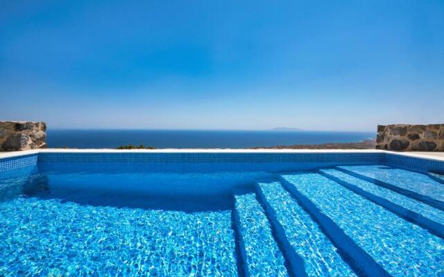 Theano Cave Suites & Villas