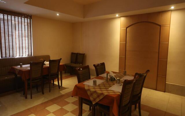 OYO Premium Near Trichy Railway Station