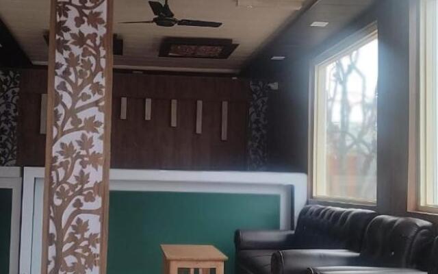Hotel Silver Inn Srinagar