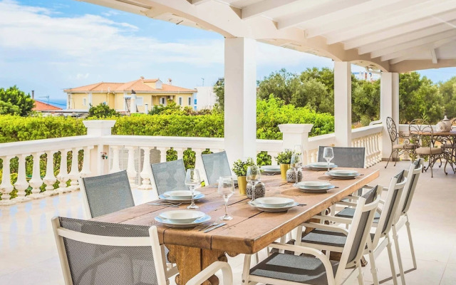 Villa Feinikas