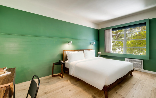 Greenview Hotel by Lowkl