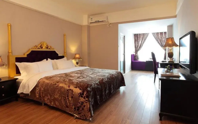 Chengdu House Hotel