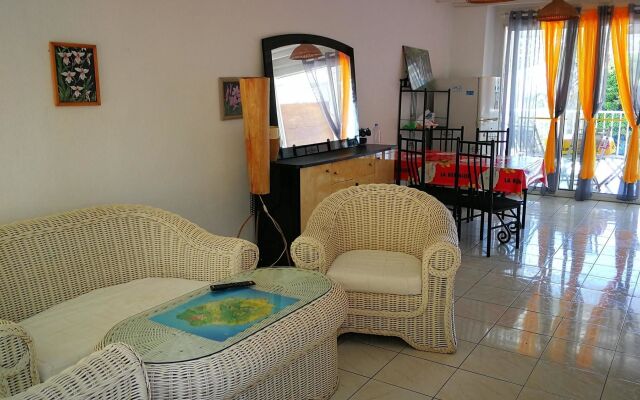 Apartment With 2 Bedrooms in Section Bois de Nefles, With Wonderful se