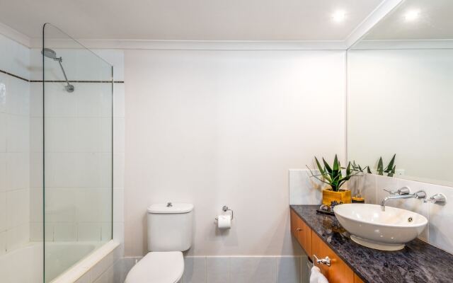 Belle Escapes - Absolute Beachfront Apartment with Private Pool Alamanda Resort "48"