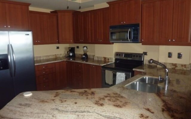 3 Bedroom Condo w/ Ocean View - Tres Regalos 201N by RedAwning