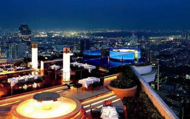 Tower Club & State Tower At Lebua