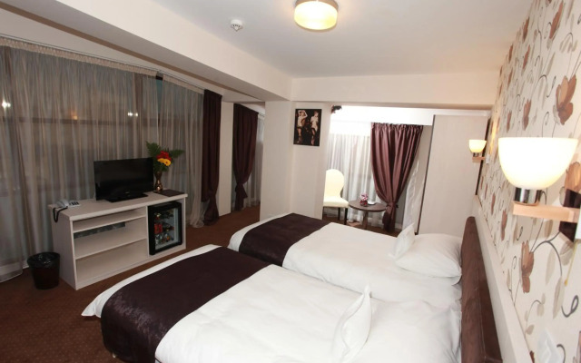 West Plaza Hotel