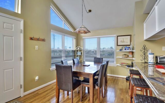 A Sunny Sandbar 3 Bedroom Home