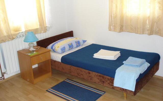 Apartment Goran