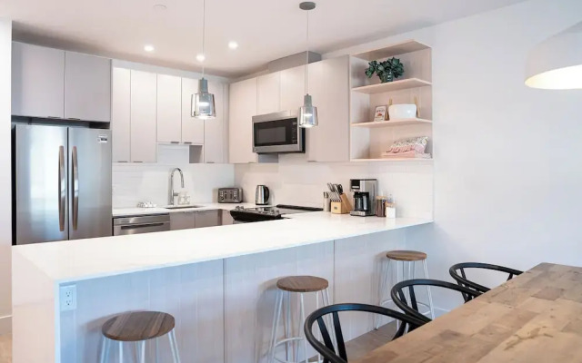 Drop In Condo by Revelstoke Vacations