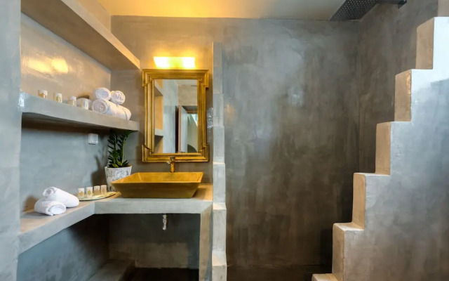 Pasithea Luxury Suites