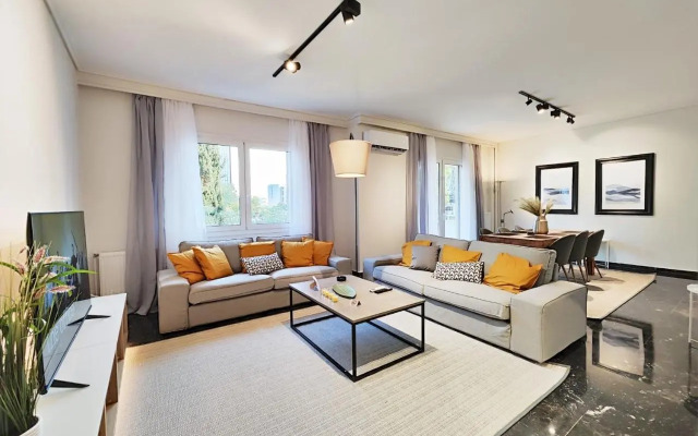 Etolou B5 - by Verde Apartments