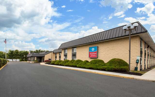 SureStay Plus Hotel by Best Western McGuire AFB Jackson