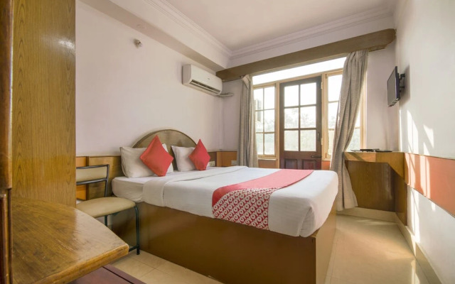 OYO 10885 Hotel Keerthana International