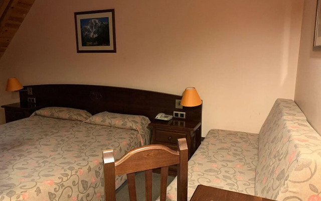 Hotel Romànic
