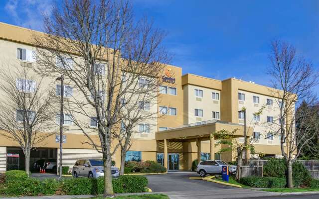 Comfort Inn & Suites Seattle North