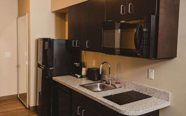Best Western Plus Lakeview Hotel