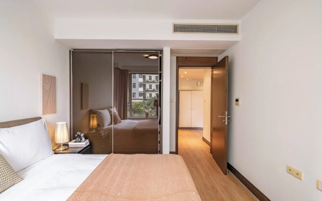Tyms Modern 1BR 1BA Suite Xujiahui Shops
