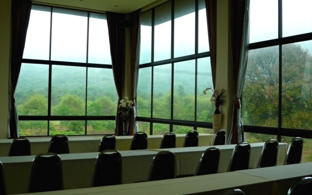 Hillside Country Home Golf & Resort