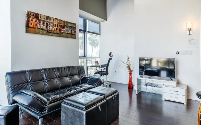 1br Furnished Apartment In Hollywood - Walk Of Fame 1 Bedroom Apts by RedAwning