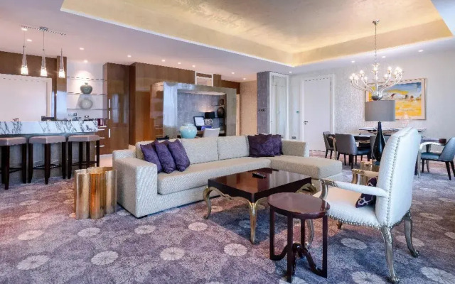 Resorts World Sentosa - Hotel Michael
