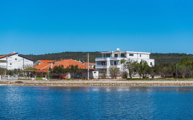 Apartment Birgir in Sukošan