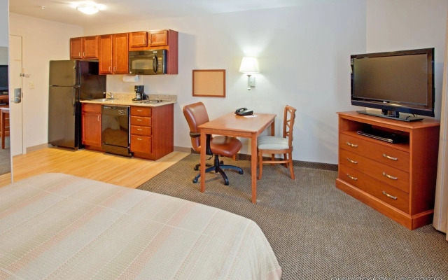 Candlewood Suites Houston Westchase/ Westheimer. by IHG