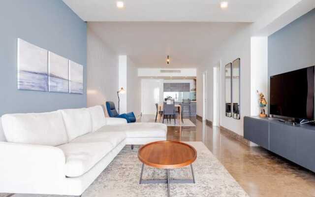 w Stunning 2BR With Terrace in YOO