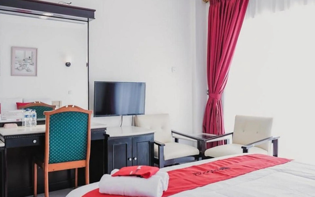 RedDoorz Plus near Pelabuhan Merak – Guest Rooms – Cilegon