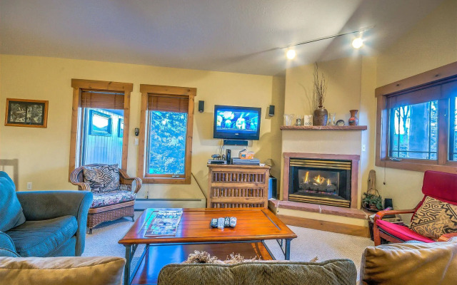 Saddle Creek by Retreatia