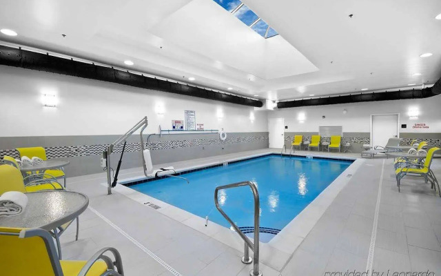Hampton Inn & Suites Raleigh Downtown
