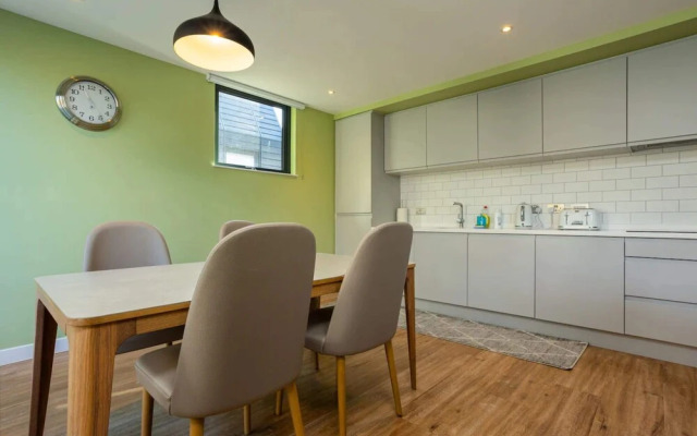 Amazing 2 Bedroom Apartment With Views of Edinburgh Castle