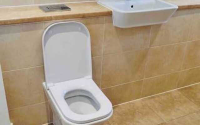 Modern 1 Bedroom Apartment in Central Location
