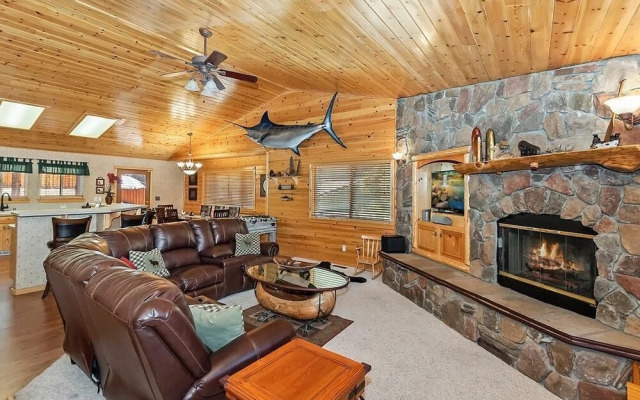 007 - The Log Cabin Getaway