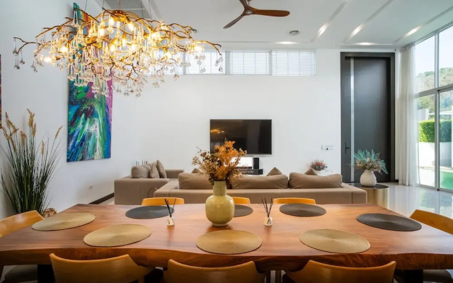 Sky - 4BR Private Villa in Phuket