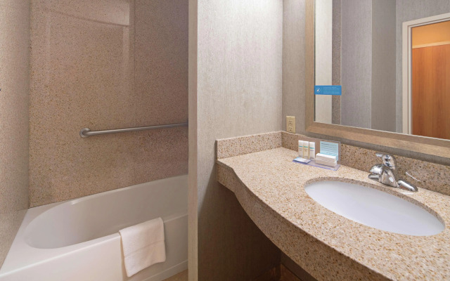 Hampton Inn & Suites Bremerton