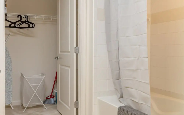 Downtown LA Fully Furnished Apartment